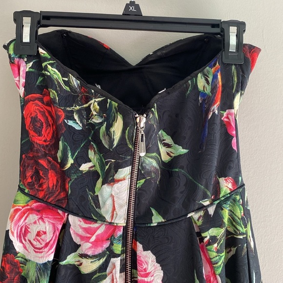 Sherri Hill black floral strapless asymmetrical event gown size 2 - Picture 9 of 9